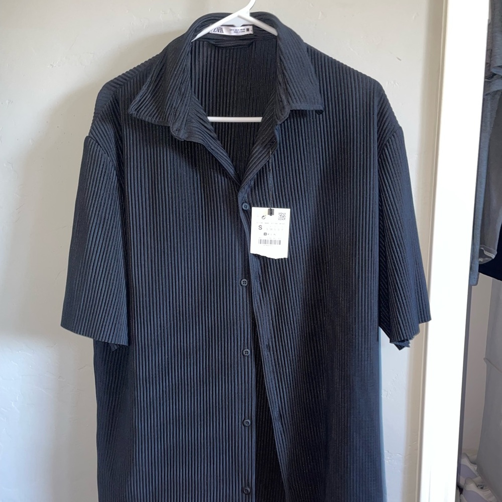 Men’s black button up shirt from Zara